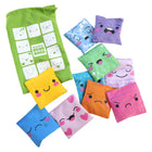 Educational Insights - Mes sentiments Sacs de haricots-Comprend : dix sacs de haricots de 4 « x4 », chacun présentant une couleur, une texture et une émotion différentes ; sac de transport de cordon de serrant ; et guide d'activités pour les parents et l'enseignant. Les émotions représentées comprennent heureux, triste, en colère, surpris, aimé, effrayé, paisible, excité, somnolent et déçu. Les textures comprennent le sateen, le feutre, le corduroy, le non-tissé, le coton, le cuir synthétique, le lin, le po