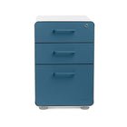 Classeur Poppin Stow à 3 tiroirs, blanc + bleu ardoise avec patins ou roulettes-Blanc + bleu ardoise, construction en acier en poudre avec intérieur en acier