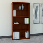 Bush - Bibliothèque à 5 tiroirs de la collection Westfield, cerisier Hansen et gris graphite-Deux tablettes fixes, trois tablettes réglables
