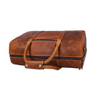 Tolredo Kratos Leather Travel Duffel - Brown-Compartiment principal « Smart » avec un organisateur tout en cuir sur un côté avec 4 emplacements pour cartes, 2 boucles pour stylos et 1 poche pour portable.