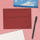 JAM Paper Enveloppes simples A7 nuances foncées, rouge foncé, 250/paquet-Taille des enveloppes : 5,25 x 7,25 po