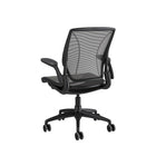 Humanscale - Fauteuil fonctionnel intelligent Diffrient World -Incroyablement légèr, le siège Diffrient World remplace le siège à coussin standard, à résille non-extensible et à faible abrasion. Pour optimiser le confort, Diffrient a supprimé le rebord avant du siège ce qui a permis de résoudre l’éternel problème des rebords durs qui exercent une pression sur les genoux et une pression de contact derrière les cuisses, en offrant ainsi un confort de longue durée et un support constant à chaque utilisateur.