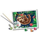 Ravensburger - CreArt Kit de peinture par numéros Sweet Sloths -L'ensemble comprend un tableau de peinture épais, 15 peintures acryliques opaques à base d'eau dans des pots numérotés, une palette pour maintenir les pots de peinture faciles à ouvrir/refermables