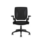 Humanscale - Fauteuil fonctionnel intelligent Diffrient World -En faisant appel aux lois de la physique, Diffrient a développé un dossier de siège qui fait abstraction d’un support lombaire séparé, qui tend à créer un point de pression et qui nécessite un réglage manuel. Équipé d’une résille dotée de la technologie de détection des formes, le dossier épouse parfaitement toute le galbe du dos de l’utilisateur, comme s’il était fait sur mesure pour lui.