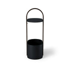 Umbra Table d'appoint Hub noir-ORGANISEZ VOS CÂBLES: Cette table d'appoint est également une unité de gestion des câbles