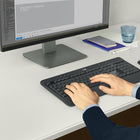 Logitech - Ensemble de clavier et souris sans fil MK540 - anglais-Passez à Logitech MK850 Combo : Améliorez la productivité avec le multidispositf Combo MK850 Clavier et Souris, Bluetooth/USB, repose poignet, souris sculptée, défilement ultra-rapide, personnalisation.
