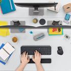 Logitech - Repose-poignets MX-Fabrique à base de materiaux de haute qualite: la mousse à memoire de forme souple mais resistante est confortable et durable. En plus, il resiste aux taches et est facile à nettoyer