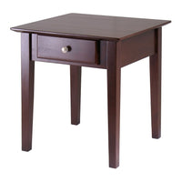 Winsome – Table de bout Rochester avec tiroir, style shaker, fini noyer antique-Magnifique table de bout simple avec un tiroir. De style shaker au fini noyer antique. Idéal pour toute pièce. Utilisez-la comme table de bout ou comme table de chevet. Assemblage nécessaire.