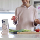 ShiftCam - Poignée magnétique SnapGrip pour batterie de téléphone intelligent - Rose Craie-Utiliser comme station d'accueil de table pour les appels vidéo et regarder des films