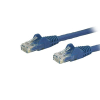 StarTech  Câble de raccordement Ethernet Cat6 avec connecteurs antiaccrochements RJ-45, bleu, 2 pi (N6PATCH2BL)-Protecteurs de pinces pour connecteur RJ-45 empêchant les câbles de s’accrocher et de se briser pendant l’installation