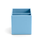 Poppin - Pot à Stylo - Ciel-La finition semblable à la laque se coordonne parfaitement avec notre plateau d'accessoires moyen et nos plateaux à lettres, s'adapte avec le plateau Bits + Bobs (vendu séparément)