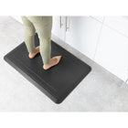 WeatherTech - Tapis anti-fatigue ComfortMat - Bordé - Noir-ComfortMat est conçu, conçu et fabriqué aux États-Unis avec des matériaux de la plus haute qualité