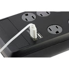 GE - Parasurtenseur 10 prises avec USB - 3000 J - 2 ports - 6 pi - Noir-Portee etendue - La rallonge de six pieds est dotee d'une prise plate pour permettre un branchement dans les espaces restreints