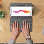 Logitech - Étui Combo Touch avec pavé tactile pour iPad (7e, 8e et 9e génération) - Graphite-Combo Touch a réussi les tests de chute MIL-STD-810g et offre une protection contre les chutes jusqu'à 1,20 mètre de hauteur