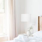 Lampe Simple Stick blanche avec abat-jour en tissu, blanc-Cordon de 5 pi