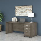 Bureau 72 po x 30 po avec classeur mobile Studio C de Bush Business Furniture - hickory moderne/hickory moderne-Le fini en stratifié thermofusionné protège l’ensemble de mobilier de bureau contre les rayures et les taches