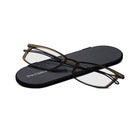 ThinOptics 1.0 Claire Lecteur avec Pod Blanc Universel - Claire-Les verres en polycarbonate de qualité optique (utilisés pour les verres correcteurs haut de gamme) sont incassables, plus légers qu'un nickel et aussi fins que 2 cartes de crédit