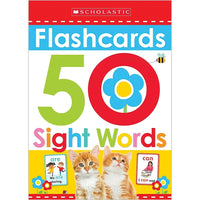 Scholastic Les Jeunes Apprenants Flashcards, 50 Mots De Vue-L’ensemble contient 26 cartes éclair dans une boîte solide pour un rangement facile.