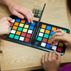 Jeu de société Rubik's Race Classic - Jeu à deux Joueurs-Jeu de société d'adresse, de vitesse et de dextérité. Soyez le premier à déposer le cadre du diviseur sur le côté terminé de la planche.