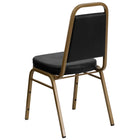 Flash Furniture – Chaise banquet empilable Hercules, dossier trapézoïdal, structure dorée et vinyle noir, 4/paquet-Conception à dossier trapèze
