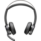 HP - Casque Poly Voyager Focus 2 USB-A avec support de chargement-Découvrez l'excellence acoustique Poly avec le casque Voyager Focus 2. L'arrière-plan bruyant et gênant est réduit grâce à trois niveaux d'ANC hybride numérique avancé. Vous serez prêt à avoir les conversations les plus critiques en toute confiance.