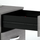 Classeur mobile à 3 tiroirs Studio C de Mobilier d’entreprise Bush - format lettre/légal - gris platine-Le fini en stratifié thermofusionné protège le meuble contre les rayures et les taches