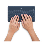 Logitech - Clavier Keys-To-Go Bluetooth pour iPhone, iPad et Apple TV - Blue-Le joint d’étanchéité protège ce clavier des miettes, des éclaboussures et de presque tout autre chose que vous (ou vos enfants) pourriez renverser dessus et se nettoie en quelques secondes.