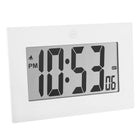 Grande horloge numérique Marathon, chiffres de 3,25 po, blanc (CL030064WH)-L’affichage à gros chiffres et à contraste élevé offre une lisibilité maximale depuis l’autre côté de la pièce