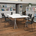 Flash Furniture - Chaise empilable noire de la série HERCULES à base traîneau d'une capacité de 881 lb avec dossier ventilé-Cadre de base de traîneau enduit de poudre noire avec patins glisseurs en plastique