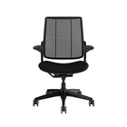 Humanscale - Fauteuil fonctionnel intelligent Diffrient Smart -Dépourvu de commandes manuelles, Diffrient Smart possède un design épuré et distinctif. Son dossier incurvé en fait la solution idéale pour n’importe quel environnement de travail haut de gamme