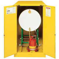 JustriteMD – Armoire horizontale pour barils Sure-GripMD, 2 portes manuelles, fond à rouleaux, 30 x 48 x 50 po, 371 lb-Conçu pour accueillir les barils utilisés pour la distribution de liquides par gravité
