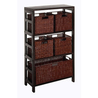 Winsome – Étagère Leo 6 pièces avec paniers; 1 étagère, 4 petits paniers et 1 grand panier, fini espresso-3 grandes tablettes avec 1 grand et 4 petits paniers de rangement. Élégante tout en étant fonctionnelle Combinez-la avec les autres étagères de rangement espresso, qu’elles soient larges ou étroites