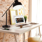 Lampe de bureau à DEL Balance Wellness Series OttLite - Noir avec des Accents de laiton Antique-Procure une lumière douce et uniforme avec un indice de rendu des couleurs (IRC) de 97