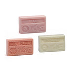 Dolce & Gourmando Panier Cadeau Rose & Fleur de Cerisier-Vient également avec de la crème pour les mains (30 ml), du sel de bain (300 g) et un luffa de couleur rose arc-en-ciel