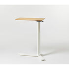 Humanscale - Float Mini Bureau/Table-Float Mini encourage le mouvement naturel dans un large eventail d'utilisations en fournissant une surface de travail qui glisse à une variete de hauteurs et n'a pas besoin d'être utilisee à portee d'une source d'alimentation.