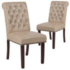 Chaise Parsons LeatherSoft beige HERCULES avec dossier roulé, garniture pour clous décoratifs et finition couleur noyer-Rembourrage LeatherSoft beige