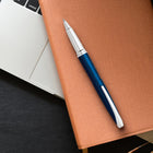 A.T. Cross - ATX Stylo à bille roulante, bleu-Les produits Cross sont incontestablement garantis contre les bris mécaniques et tous les instruments d’écriture sont couverts par une garantie à vie. 