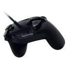 Razer - Manette de jeu filaire Wolverine V2 pour Xbox Series X - Noir-Les poignées ergonomiques en forme de L de la manette Wolverine V2 offrent une prise naturelle qui dépasse celle de son ainée, tandis que sa conception sur mesure et ses prises en caoutchouc antidérapant vous permettent une interaction agile et précise avec les touches pour que vous soyez performant toute la journée.