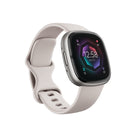 Google - Fitbit Sense 2 montre intelligent – Blanc lunaire/Aluminium platine-Autonomie de la batterie de plus de 6 jours : avec une longue durée de vie de la batterie, Sense 2 suit toutes vos statistiques de santé et de forme physique pendant plus de 6 jours sans avoir à s'arrêter pour une charge. Varie selon l'utilisation et d'autres facteurs; jusqu'à 12 heures avec GPS continu