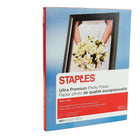 Staples Papier photo Ultra haut de gamme, mat, 8 1/2 po x 11 po, paq./50-Pour des photos aux couleurs éclatantes qui résistent à la décoloration