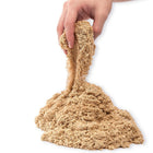 Kinetic Sand – Château de sable de plage -Inclut : 3 lb (3 lb) sable de plage Kinetic Sand, 6 moules, 2 outils, 1 bac à sable transformable, 1 guide d'utilisation