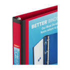Staples – Reliure de qualité supérieure – 1 po – Rouge-La pochette intérieure verticale antiadhésive maintient les feuilles mobiles en place.