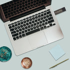 Centon - Clés USB 2.0 Datastick Pro format économique, gris, 2 Go, paq./25 (S1-U2P1-2G25PK)-Format compact pour un transport facile dans la poche ou un sac.