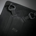 Solo New York - Etui universel Velocity pour tablettes de 8,5 po à 11 po-Une solide sangle magnétique maintient l'étui fermé