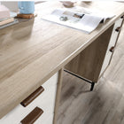 Sauder 56"W La Collection Anda Norr Bureau Ministre - Finition Sky Oak-Finition Sky Oak avec des accents Blanc.