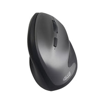 Adesso IMOUSE A20 Souris ergonomique verticale sans fil antimicrobienne-Souris ergonomique, antimicrobienne et sans fil. Avec la forme verticale spécialement conçue, l’ADsso iMouse A20 offre une expérience ergonomique unique et confortable. Les boutons sont idéalement situés sur le côté, ce qui permet un contrôle intuitif et une navigation plus rapide en arrière et en avant. Le DPI commutable (1000/1600/2400) prévoit deux niveaux de contrôle. L’iMouse A20 est plug and play et ne nécessite aucun pilote .