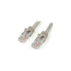 StarTech  Câble de raccordement anti-accrochage 45PATCH15GR de catégorie 5e, 15 pi, gris-Deux connecteurs RJ-45 mâles assurent une connectivité transparente