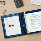 Staples - Reliure Better Binder, 1 1/2 po, bleu-Les anneaux en D se ferment solidement, permettant aux pages de se tourner facilement