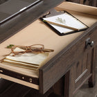 Sauder 59"W La Collection Carson Forge Bureau - Finition Coffee Oak-  Fini sur toutes les faces pour un placement polyvalent
