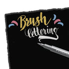 Staedtler - Marqueurs à embout pinceau métallisé pour lettrage, pointe ogive de 1,2 mm, 5 pièces-5 couleurs assorties, pointes de 1 à 6 mm